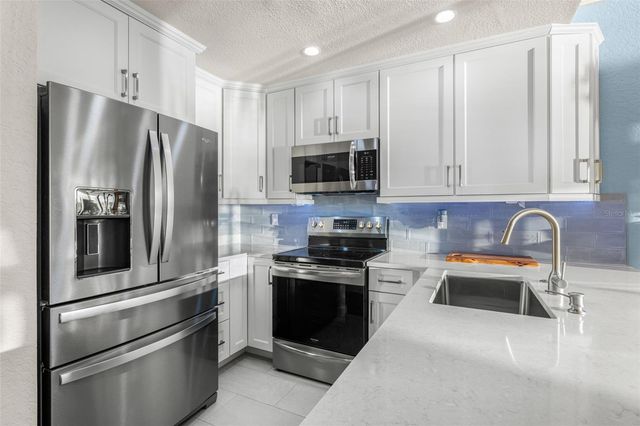 152 BRENT CIRCLE, Oldsmar, FL 34677