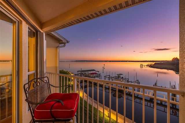 152 BRENT CIRCLE, Oldsmar, FL 34677