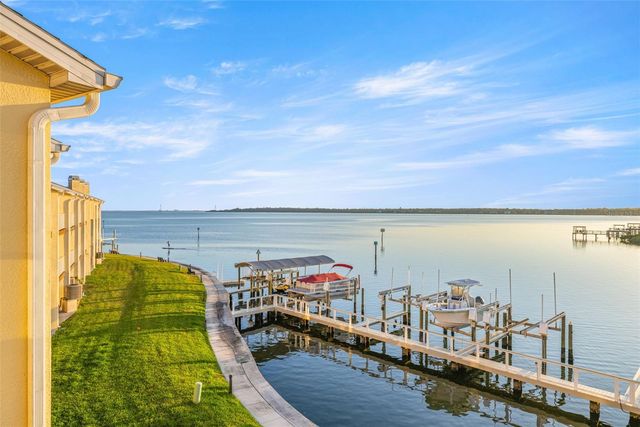 152 BRENT CIRCLE, Oldsmar, FL 34677