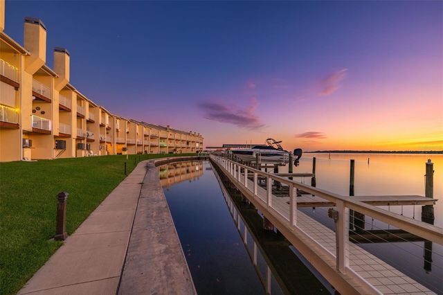 152 BRENT CIRCLE, Oldsmar, FL 34677