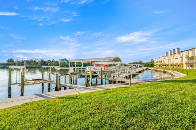 152 BRENT CIRCLE, Oldsmar, FL 34677