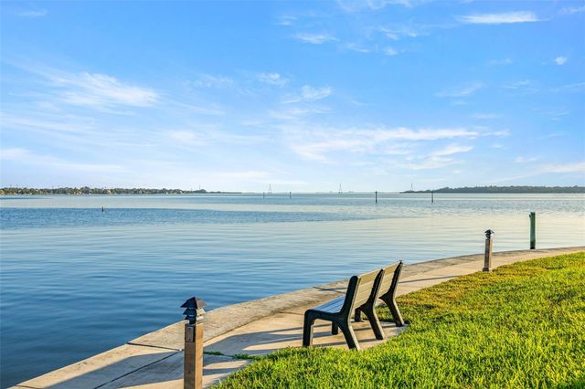 152 BRENT CIRCLE, Oldsmar, FL 34677