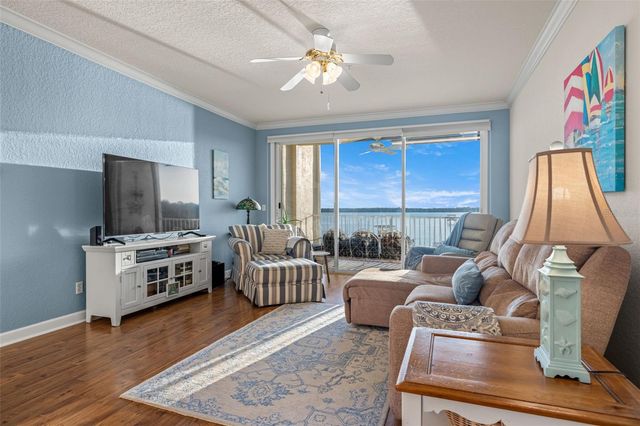 152 BRENT CIRCLE, Oldsmar, FL 34677