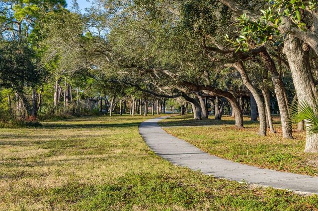 152 BRENT CIRCLE, Oldsmar, FL 34677