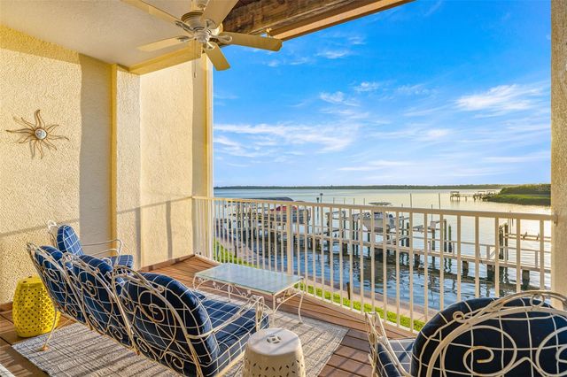 152 BRENT CIRCLE, Oldsmar, FL 34677