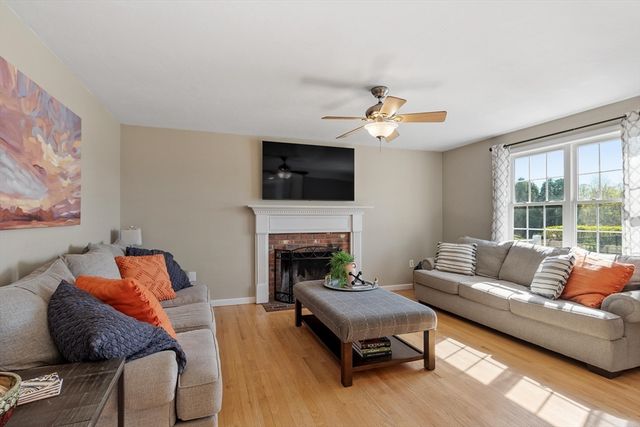49 Farm Land Lane, Lancaster, MA 01523