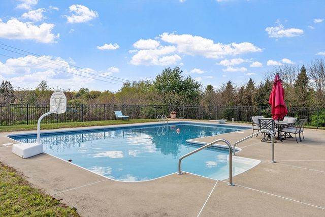 49 Farm Land Lane, Lancaster, MA 01523
