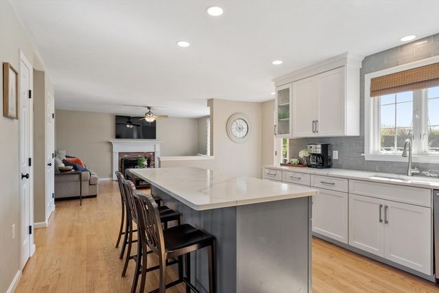 49 Farm Land Lane, Lancaster, MA 01523