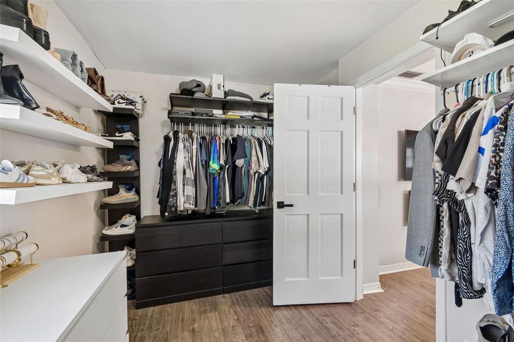 Image 27 of property listing at 7508 W CARACAS STREET, Tampa, FL 33615