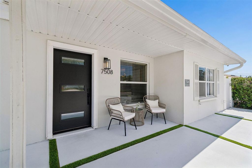 Image 4 of property listing at 7508 W CARACAS STREET, Tampa, FL 33615