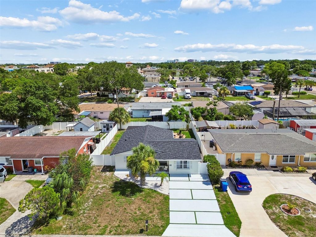 Image 35 of property listing at 7508 W CARACAS STREET, Tampa, FL 33615