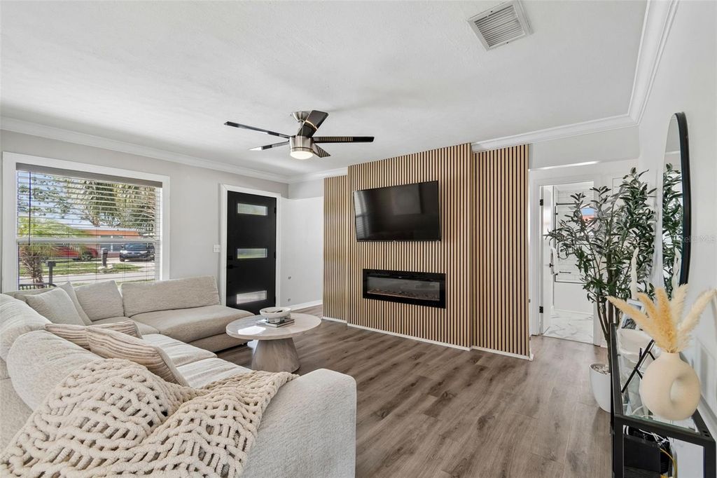 Image 5 of property listing at 7508 W CARACAS STREET, Tampa, FL 33615