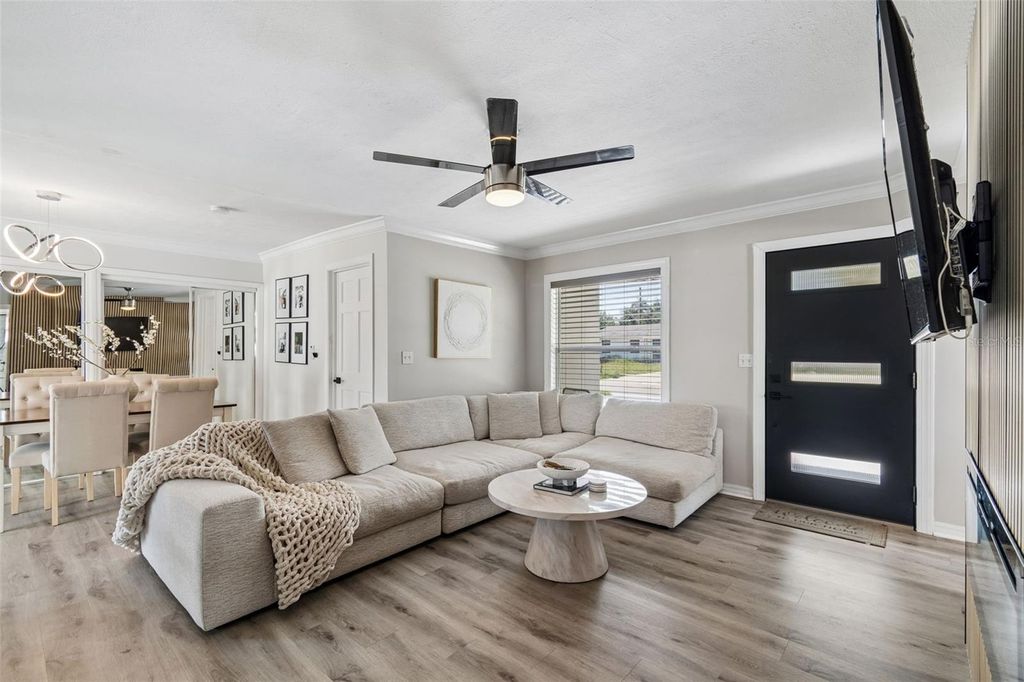 Image 8 of property listing at 7508 W CARACAS STREET, Tampa, FL 33615