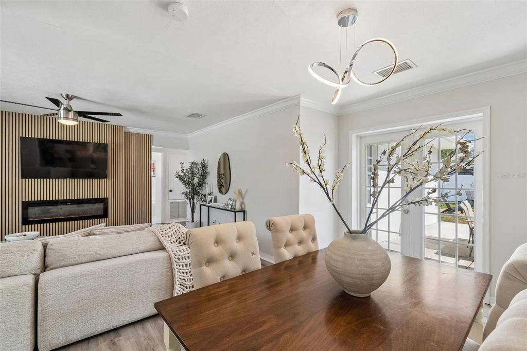 Image 9 of property listing at 7508 W CARACAS STREET, Tampa, FL 33615
