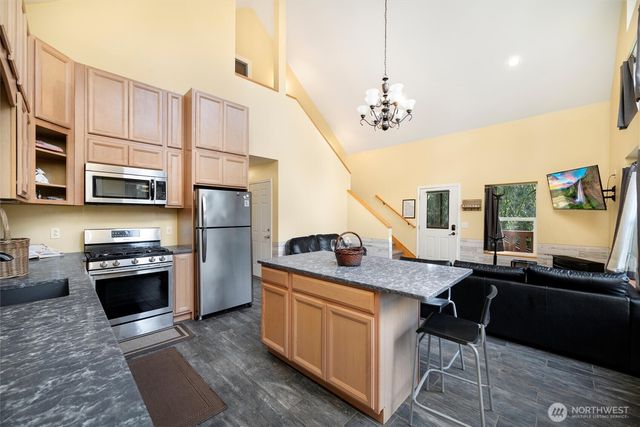 7548 Olsen Drive, Deming, WA 98244