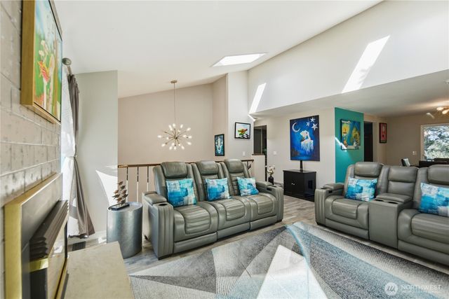 4104 SW 327th Place, Federal Way, WA 98023