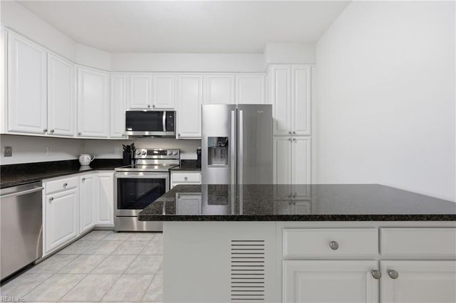 2900 Brighton Beach Pl Apt 201, Virginia Beach, VA 23451