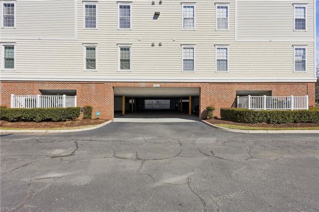 2900 Brighton Beach Pl Apt 201, Virginia Beach, VA 23451