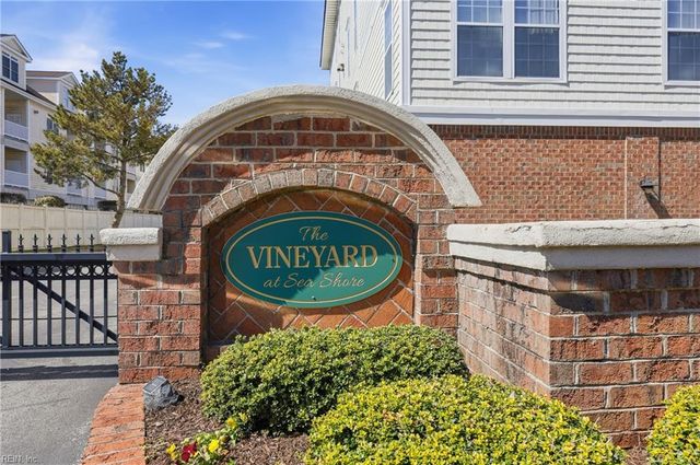 2900 Brighton Beach Pl Apt 201, Virginia Beach, VA 23451