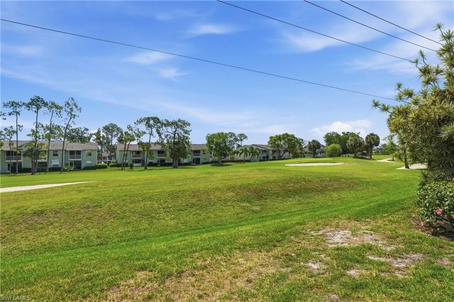 1085 Forest Lakes DR 8102, Naples, FL 34105