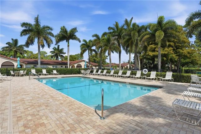 1085 Forest Lakes DR 8102, Naples, FL 34105
