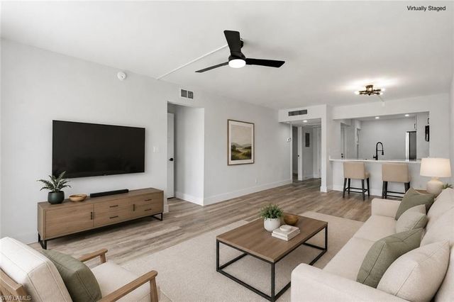 1085 Forest Lakes DR 8102, Naples, FL 34105