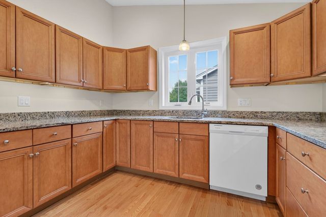 27 Leybridge Drive, Hudson, NH 03051