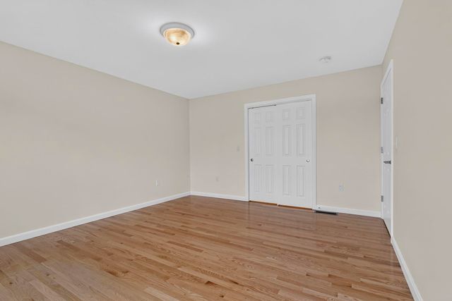 27 Leybridge Drive, Hudson, NH 03051