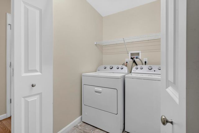 27 Leybridge Drive, Hudson, NH 03051