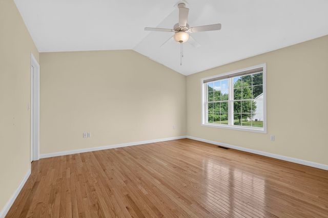 27 Leybridge Drive, Hudson, NH 03051
