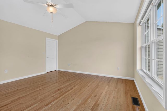 27 Leybridge Drive, Hudson, NH 03051