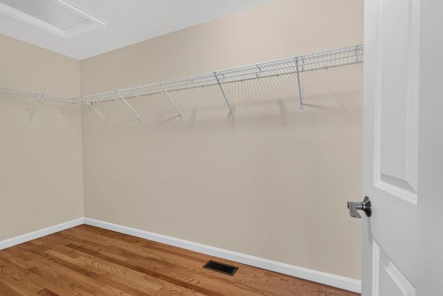 27 Leybridge Drive, Hudson, NH 03051