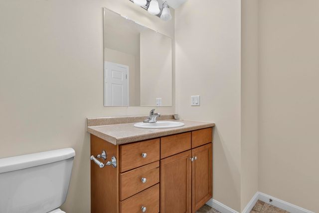 27 Leybridge Drive, Hudson, NH 03051