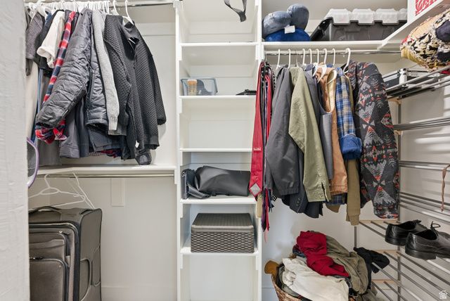 833 S COWANS CT, Clearfield, UT 84015