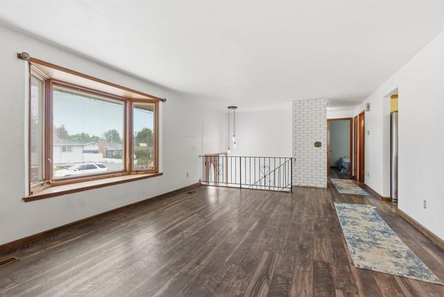 216 Gregory Dr, Cheney, WA 99004