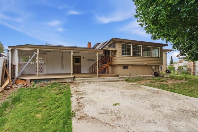 216 Gregory Dr, Cheney, WA 99004