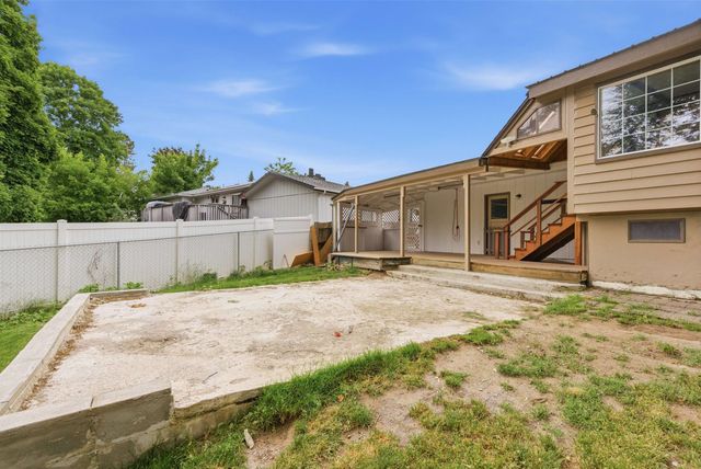 216 Gregory Dr, Cheney, WA 99004