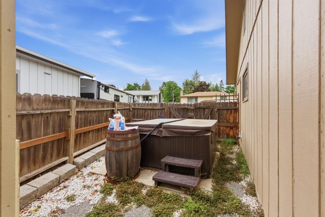 216 Gregory Dr, Cheney, WA 99004