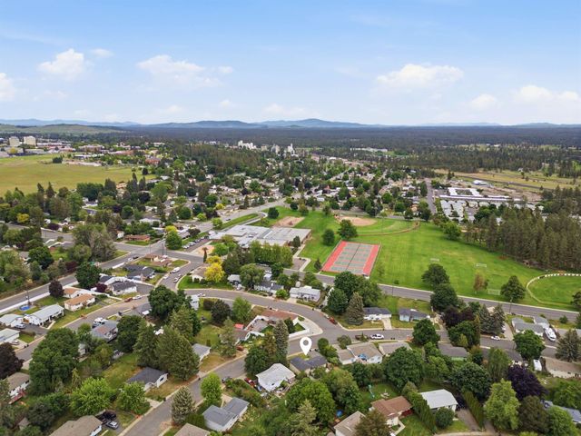 216 Gregory Dr, Cheney, WA 99004