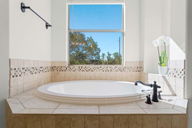 1426 Shelton Ranch RD, Dripping Springs, TX 78620