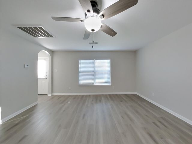 32608 Decker Creek Drive, Pinehurst, TX 77362