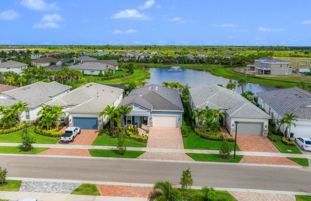 10389 Northbrook Circle, Palm Beach Gardens, FL 33412