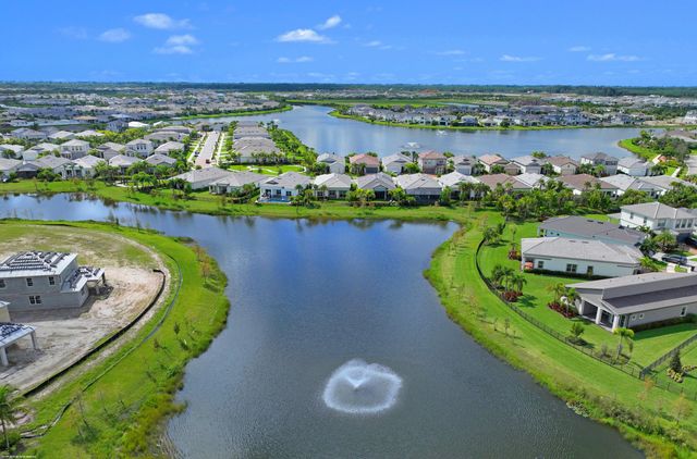 10389 Northbrook Circle, Palm Beach Gardens, FL 33412