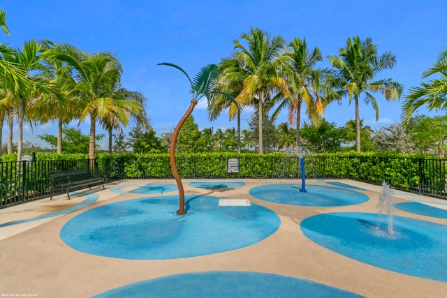 10389 Northbrook Circle, Palm Beach Gardens, FL 33412