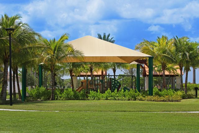 10389 Northbrook Circle, Palm Beach Gardens, FL 33412