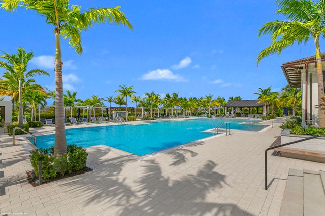 10389 Northbrook Circle, Palm Beach Gardens, FL 33412