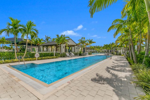 10389 Northbrook Circle, Palm Beach Gardens, FL 33412