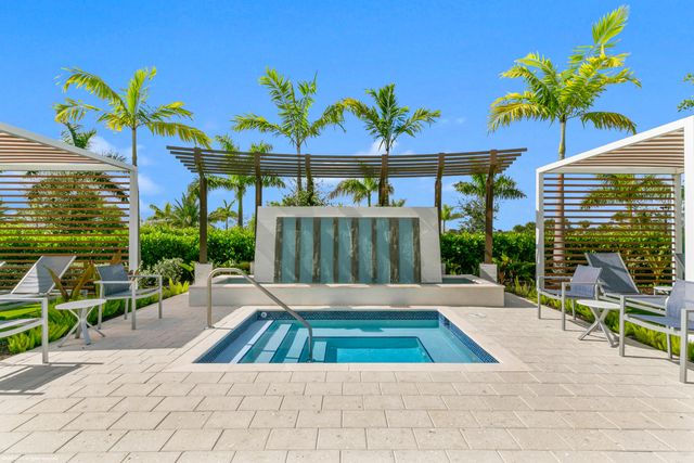 10389 Northbrook Circle, Palm Beach Gardens, FL 33412