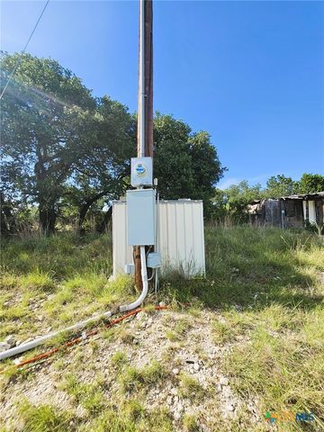100 Reavis Drive, Kempner, TX 76539