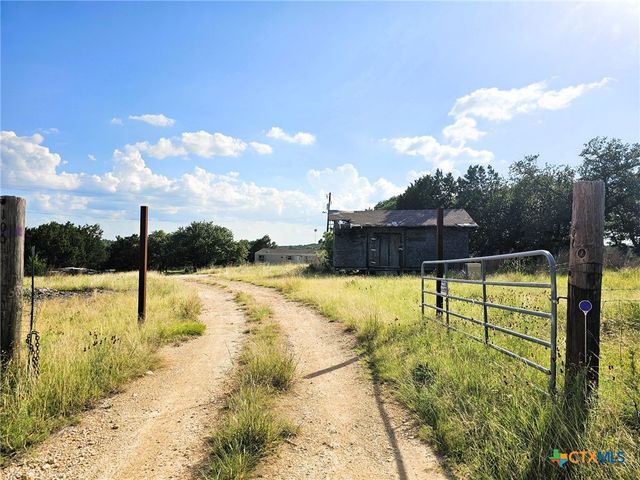 100 Reavis Drive, Kempner, TX 76539